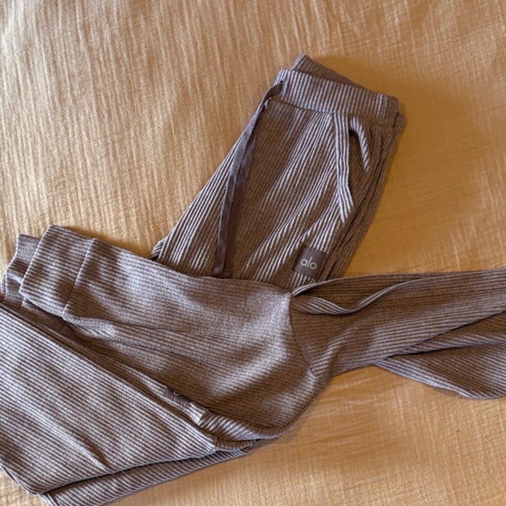 ALO Muse hoodie and jogger  Pants